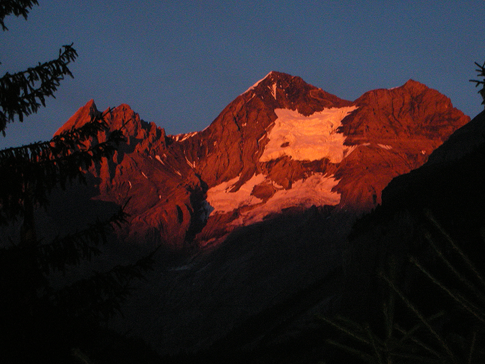 Bluemlisalphorn in Kandersteg im Abendlicht